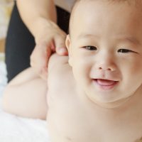 ベビーマッサージの様子