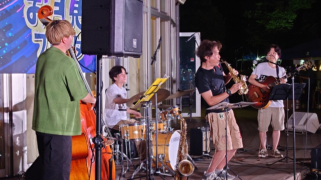 JAZZ
